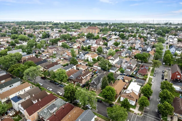 $219,900 | 10447-10449 S Avenue North, Chicago, IL 60617