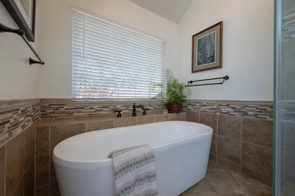 $714,900 | 3900 West Allen Court, Visalia, CA 93291