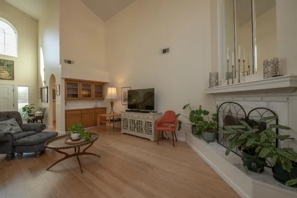 $714,900 | 3900 West Allen Court, Visalia, CA 93291