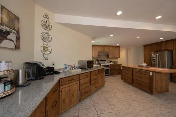 $714,900 | 3900 West Allen Court, Visalia, CA 93291