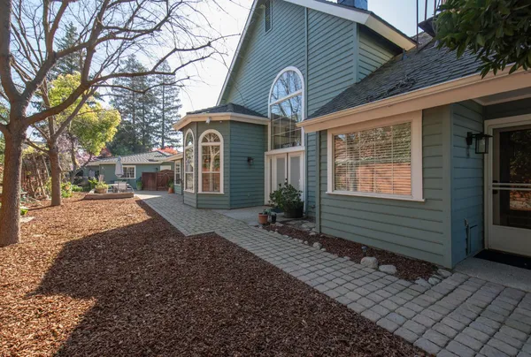 $714,900 | 3900 West Allen Court, Visalia, CA 93291