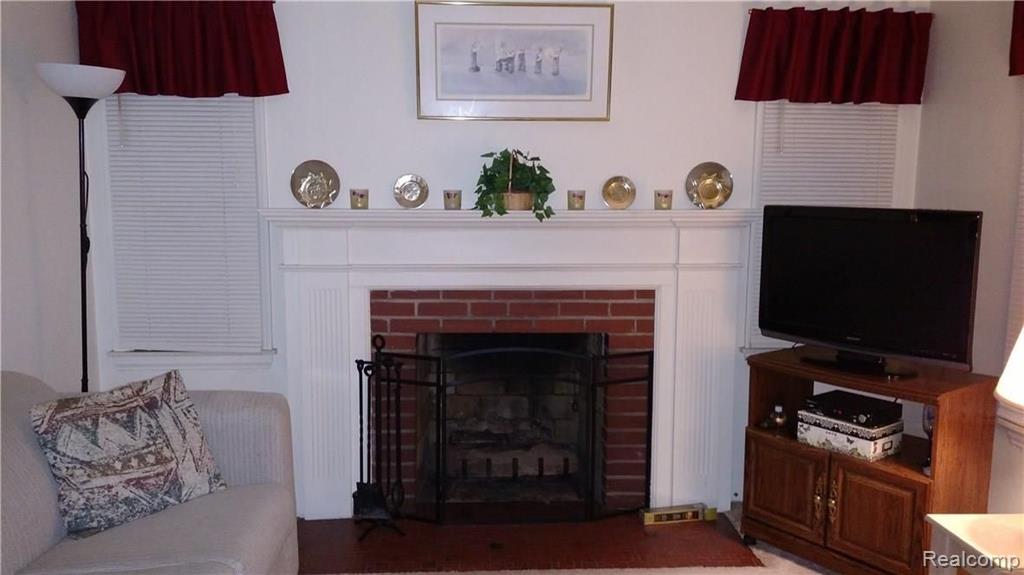 21350 Greenview Road Southfield, MI 48075 - Photo 6 of 32