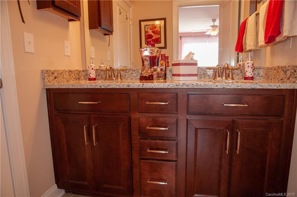 1813 Larkspur Way Tega Cay, SC 29708 - Photo 24 of 31