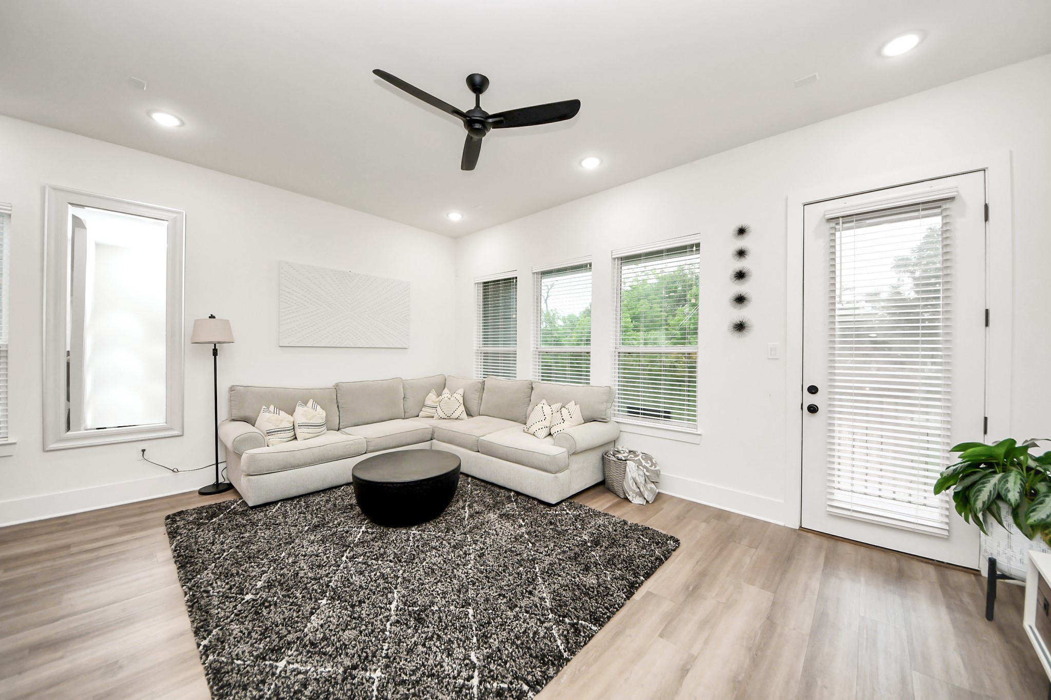 901 Lehman Street, Unit D Houston, TX 77018 - Photo 6 of 35