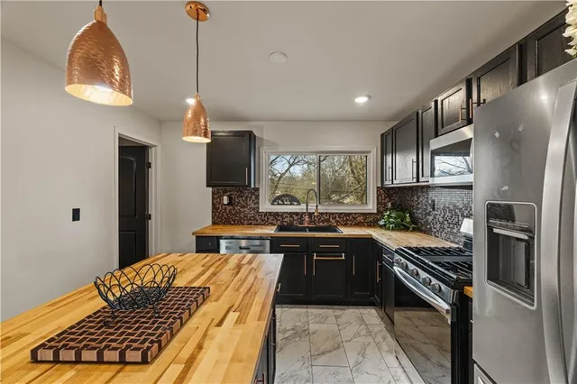 $210,000 | 3712 Farrow Avenue, Kansas City, KS 66104