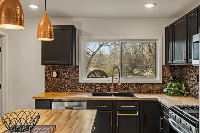 $210,000 | 3712 Farrow Avenue, Kansas City, KS 66104