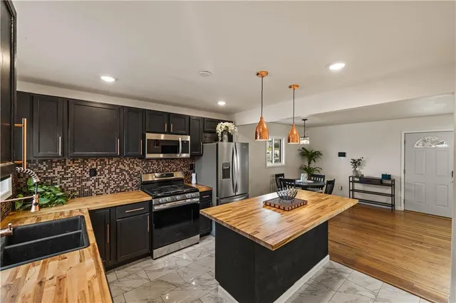 $210,000 | 3712 Farrow Avenue, Kansas City, KS 66104