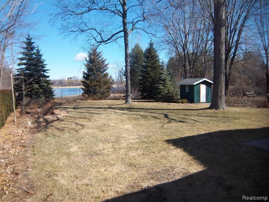 11325 Messmore Road Utica, MI 48317 - Photo 24 of 25 messmore back.jpg