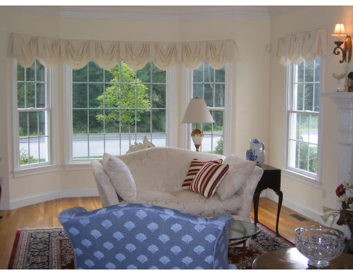 51 Thistle Road North Andover, MA 01845 - Photo 10 of 16 Gallery Image 10