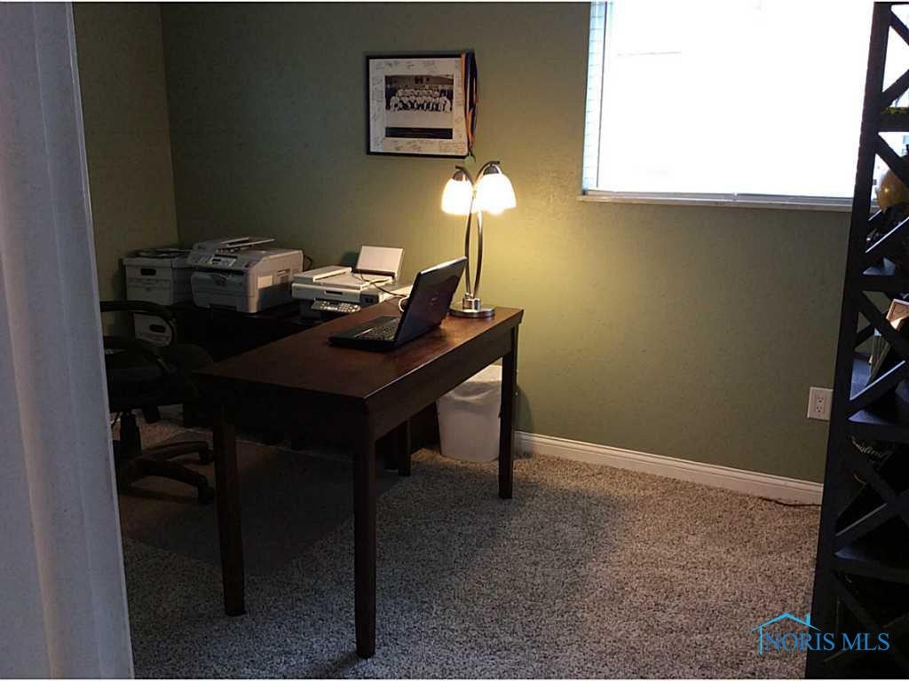 6060 Douglas Road Toledo, OH 43613 - Photo 7 of 14 Den. Den / Bedroom