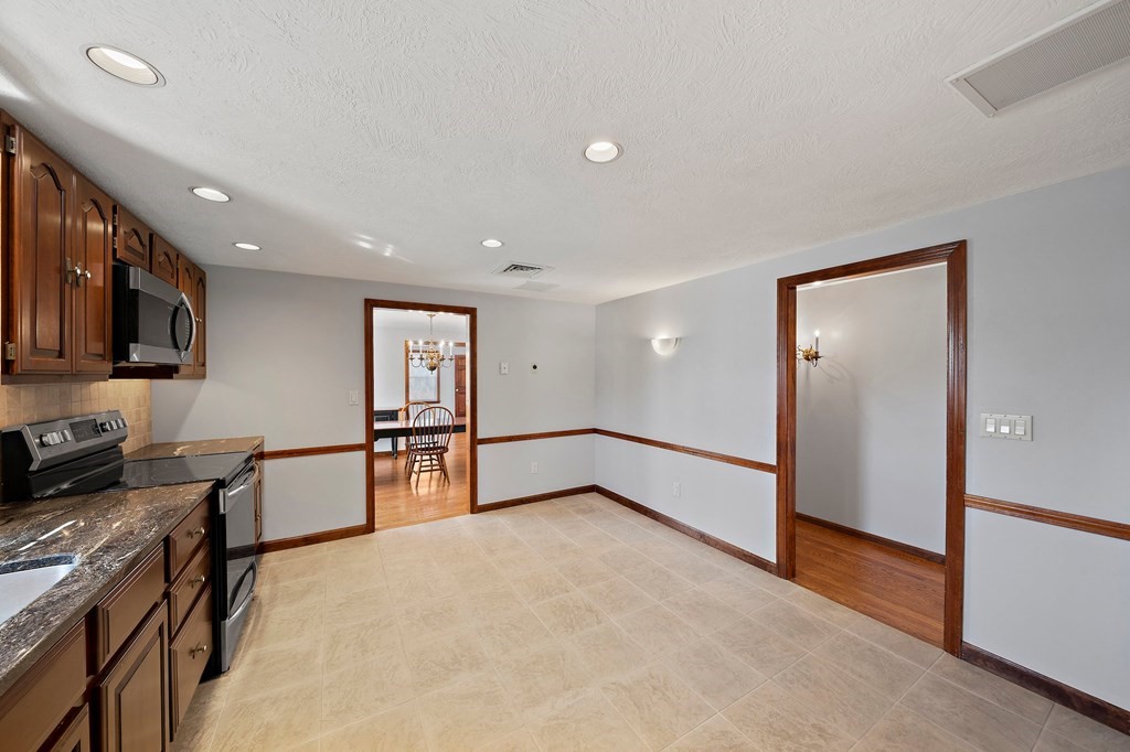 66 Broadway Hanover, MA 02339 - Photo 23 of 42