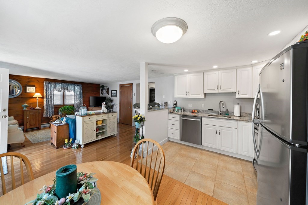 66 Broadway Hanover, MA 02339 - Photo 5 of 42