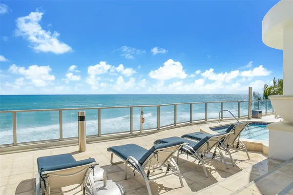 $5,750 | 3101 South Ocean Drive, Unit 902, Hollywood, FL 33019