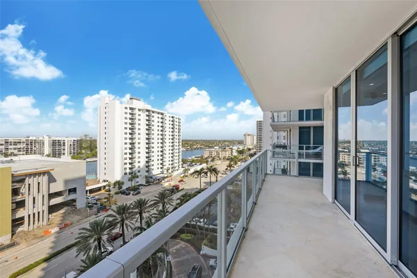 $5,750 | 3101 South Ocean Drive, Unit 902, Hollywood, FL 33019