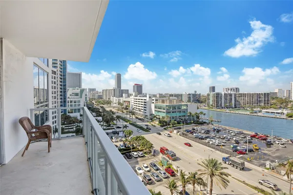 $5,750 | 3101 South Ocean Drive, Unit 902, Hollywood, FL 33019