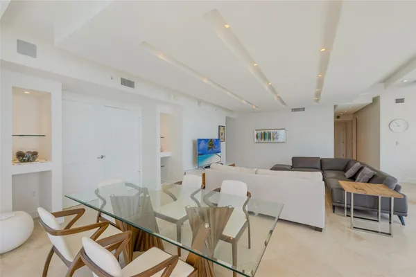 $5,750 | 3101 South Ocean Drive, Unit 902, Hollywood, FL 33019