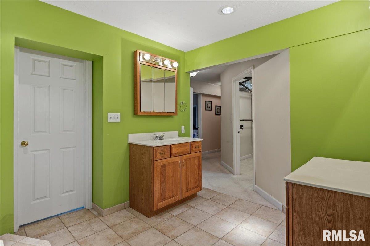 1013 East Lake Shore Drive Springfield, IL 62712 - Photo 48 of 82