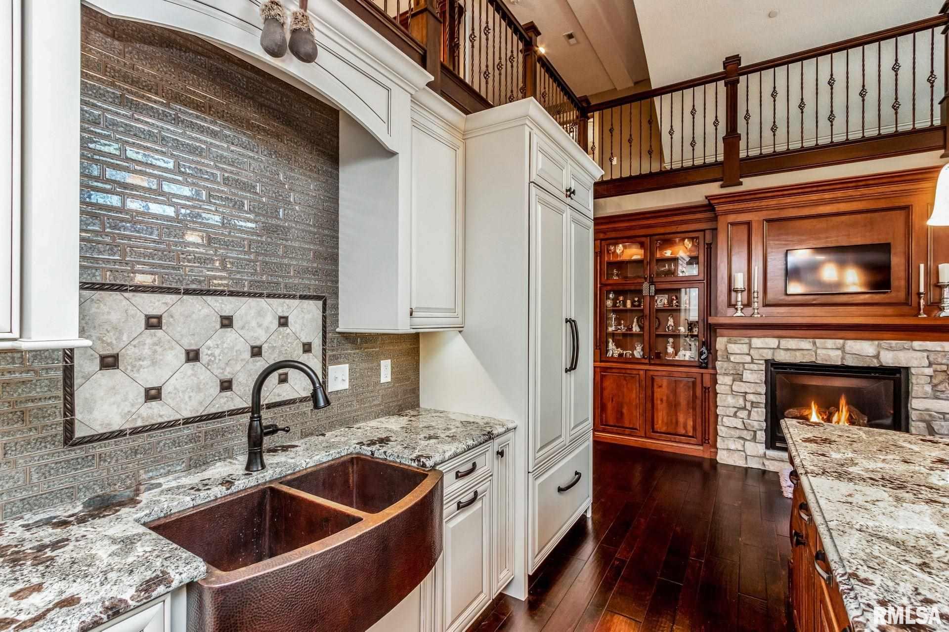 6211 Utica Ridge Road, Unit 203 Davenport, IA 52807 - Photo 11 of 44 Gallery Image 11