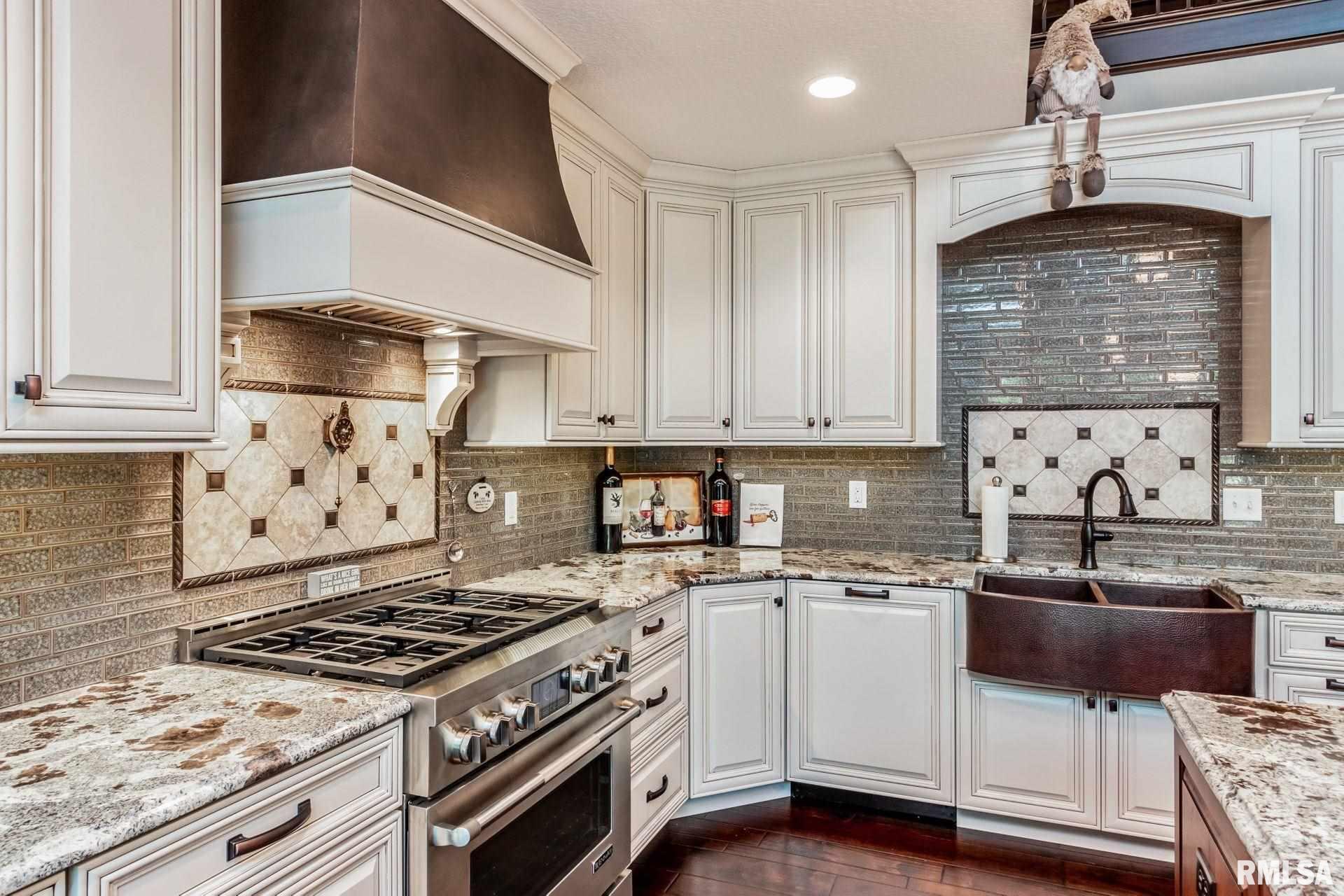 6211 Utica Ridge Road, Unit 203 Davenport, IA 52807 - Photo 12 of 44 Gallery Image 12