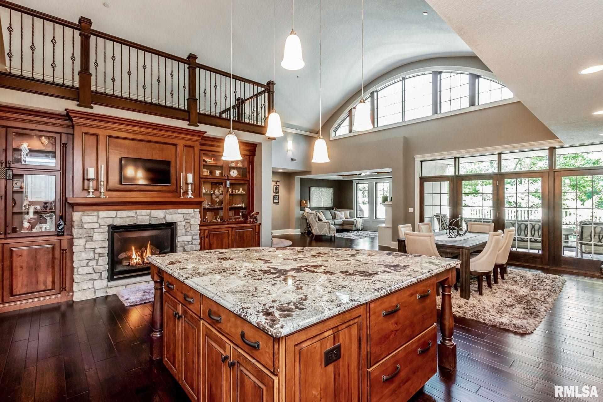 6211 Utica Ridge Road, Unit 203 Davenport, IA 52807 - Photo 13 of 44 Gallery Image 13