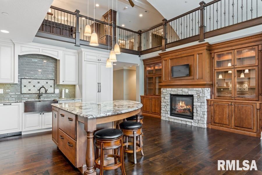 6211 Utica Ridge Road, Unit 203 Davenport, IA 52807 - Photo 14 of 44 Gallery Image 14