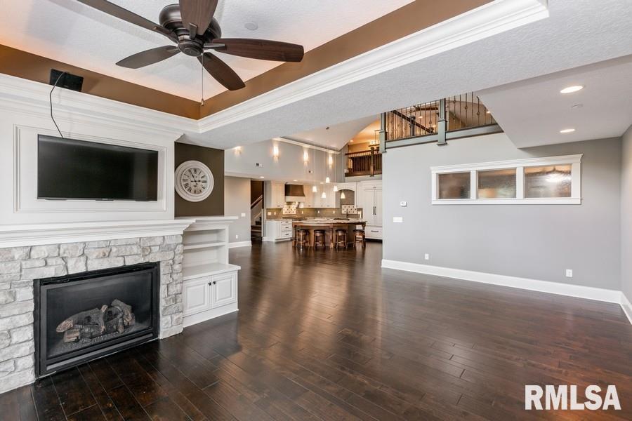 6211 Utica Ridge Road, Unit 203 Davenport, IA 52807 - Photo 3 of 44 Gallery Image 3