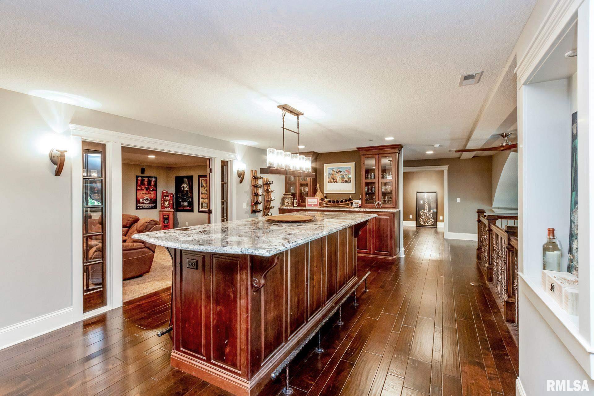 6211 Utica Ridge Road, Unit 203 Davenport, IA 52807 - Photo 25 of 44 Gallery Image 25