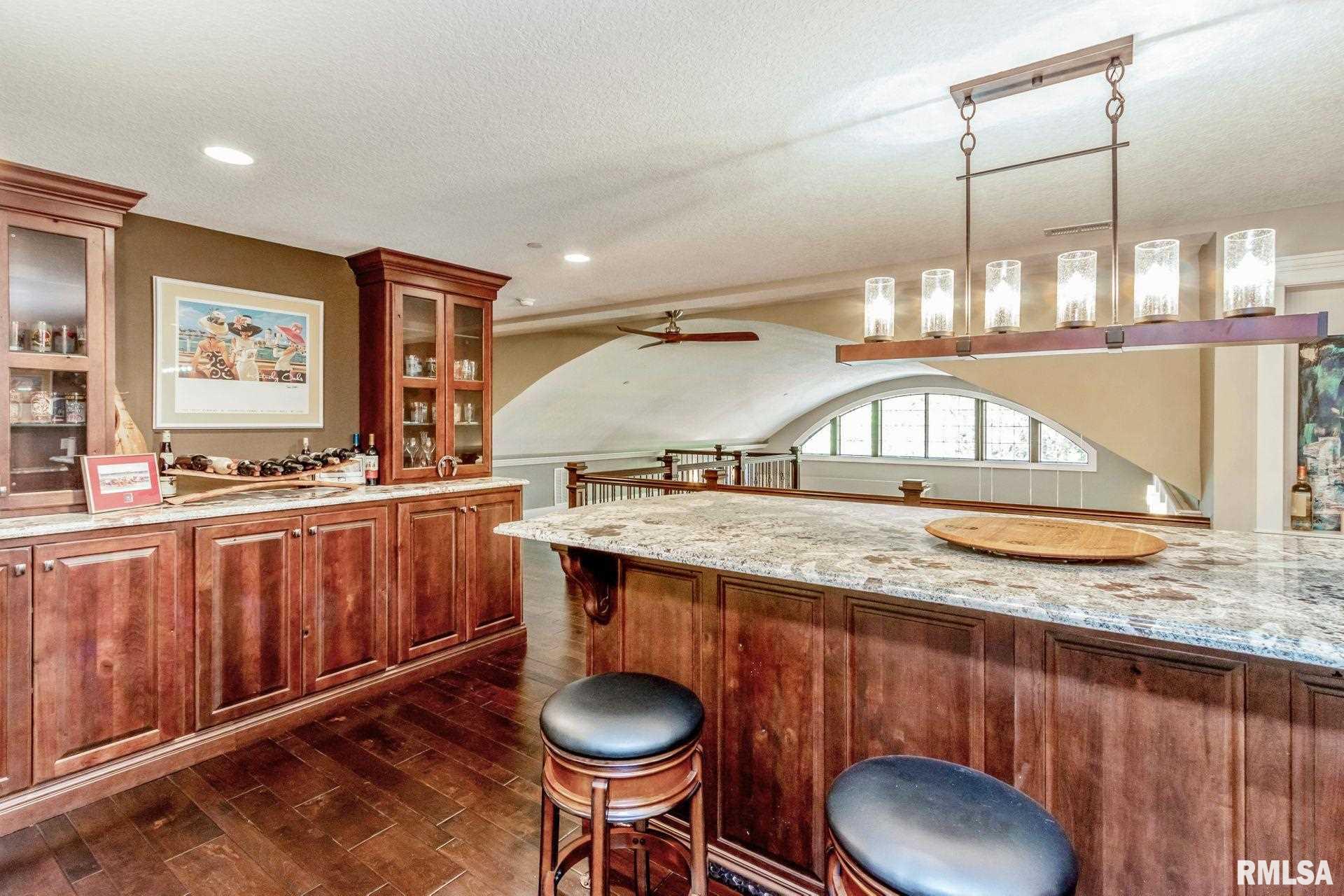 6211 Utica Ridge Road, Unit 203 Davenport, IA 52807 - Photo 26 of 44 Gallery Image 26