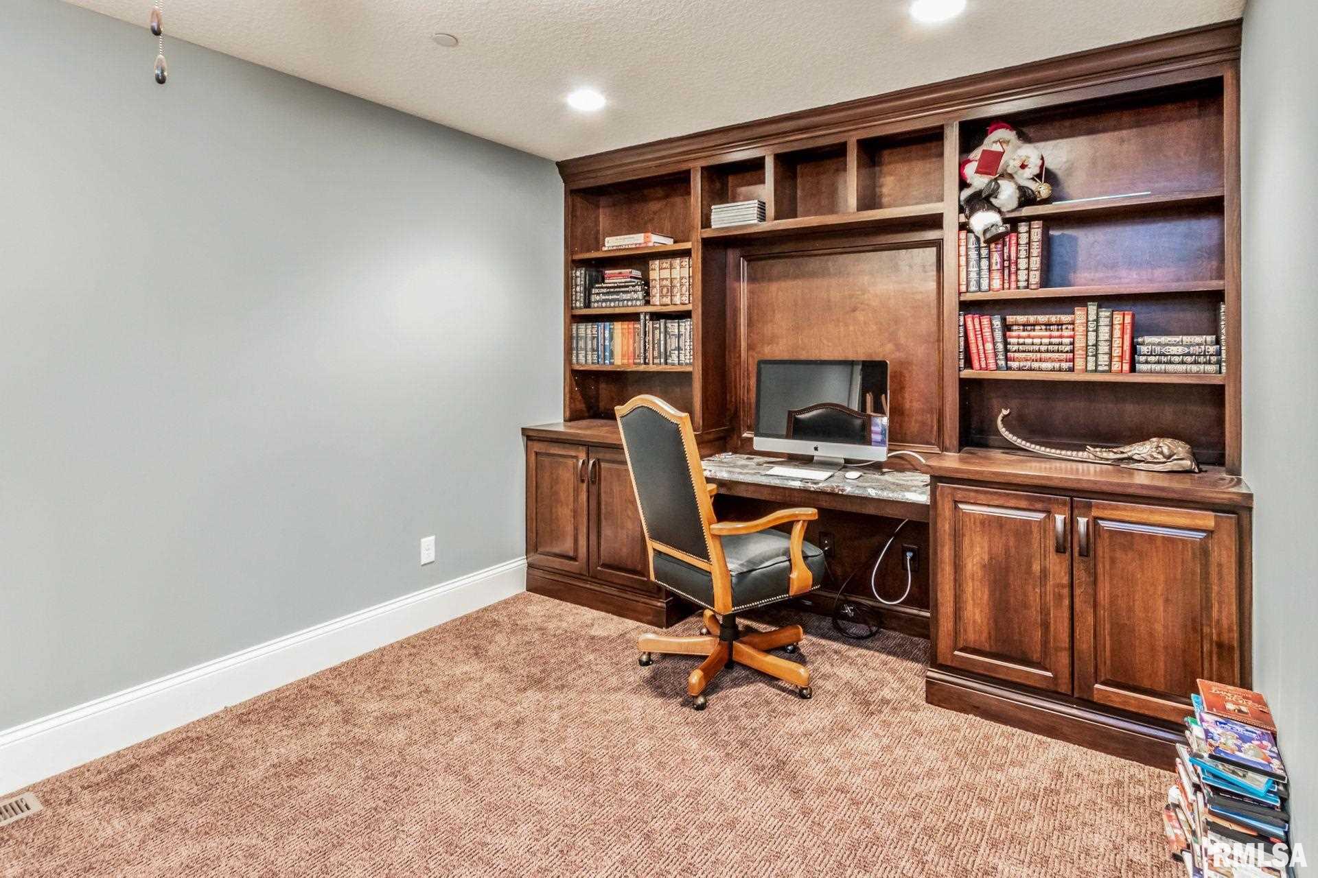 6211 Utica Ridge Road, Unit 203 Davenport, IA 52807 - Photo 29 of 44 Gallery Image 29