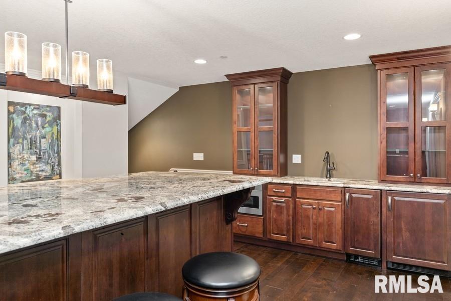 6211 Utica Ridge Road, Unit 203 Davenport, IA 52807 - Photo 35 of 44 Gallery Image 35