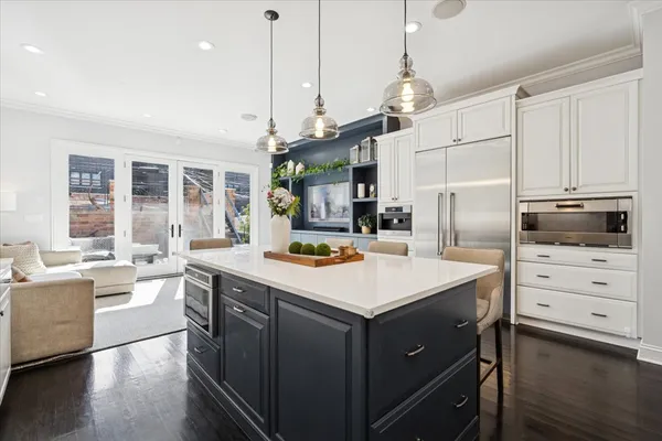 $2,150,000 | 1951 West Huron Street, Chicago, IL 60622