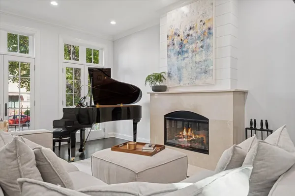 $2,150,000 | 1951 West Huron Street, Chicago, IL 60622