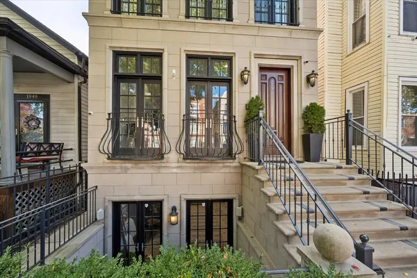 $2,150,000 | 1951 West Huron Street, Chicago, IL 60622