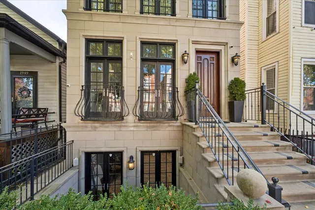 $1,899,000 | 1951 West Huron Street, Chicago, IL 60622