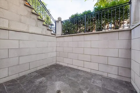 $1,899,000 | 1951 West Huron Street, Chicago, IL 60622