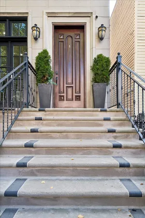 $2,150,000 | 1951 West Huron Street, Chicago, IL 60622
