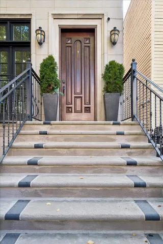 $1,899,000 | 1951 West Huron Street, Chicago, IL 60622