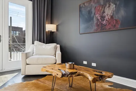 $1,899,000 | 1951 West Huron Street, Chicago, IL 60622