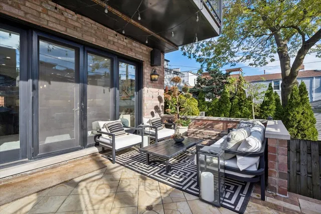 $1,899,000 | 1951 West Huron Street, Chicago, IL 60622