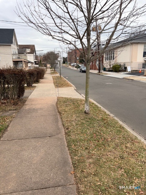 41 Harrison Avenue, Unit 2 Branford, CT 06405 - Photo 11 of 11 View of the street