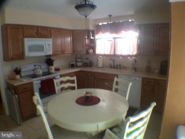 4036 Lasher Road Drexel Hill, PA 19026 - Photo 5 of 18 Kitchen