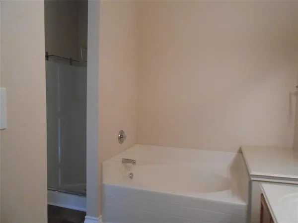 $2,200 | 492 Northbrook Avenue, Oak Point, TX 75068