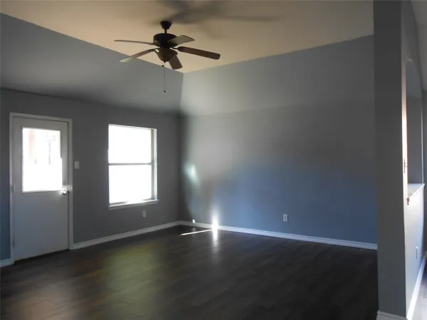$2,200 | 492 Northbrook Avenue, Oak Point, TX 75068