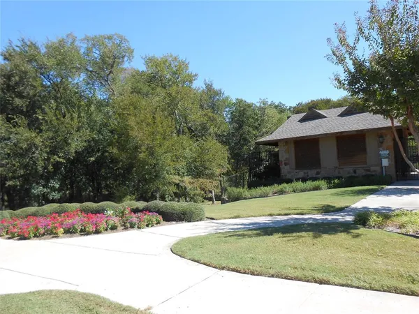 $2,200 | 492 Northbrook Avenue, Oak Point, TX 75068