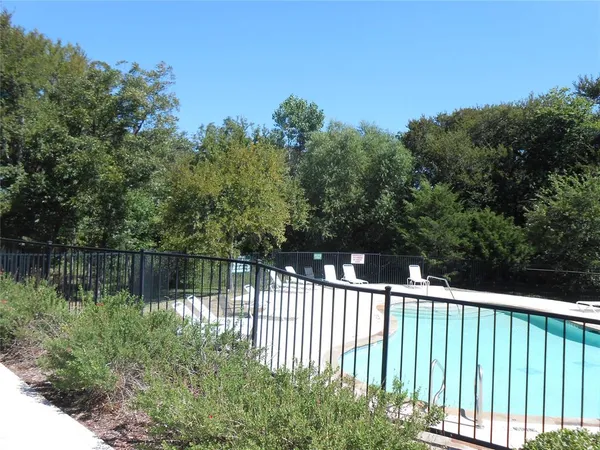 $2,200 | 492 Northbrook Avenue, Oak Point, TX 75068