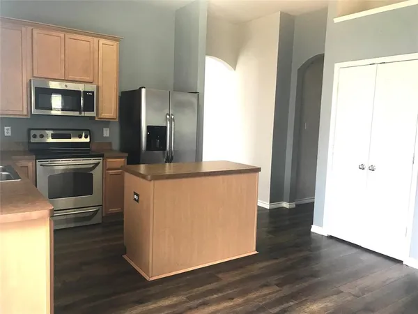 $2,150 | 492 Northbrook Avenue, Oak Point, TX 75068