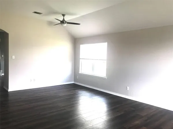 $2,200 | 492 Northbrook Avenue, Oak Point, TX 75068