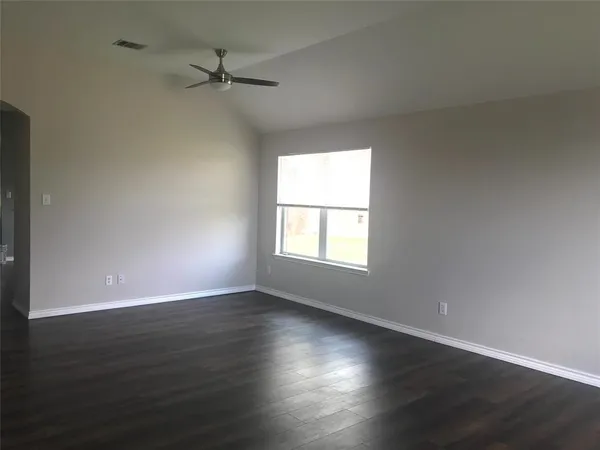 $2,200 | 492 Northbrook Avenue, Oak Point, TX 75068