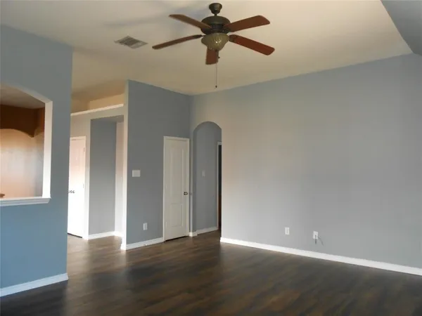 $2,150 | 492 Northbrook Avenue, Oak Point, TX 75068