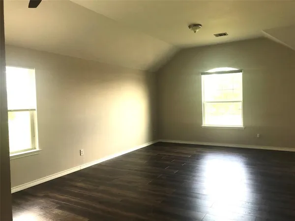 $2,200 | 492 Northbrook Avenue, Oak Point, TX 75068
